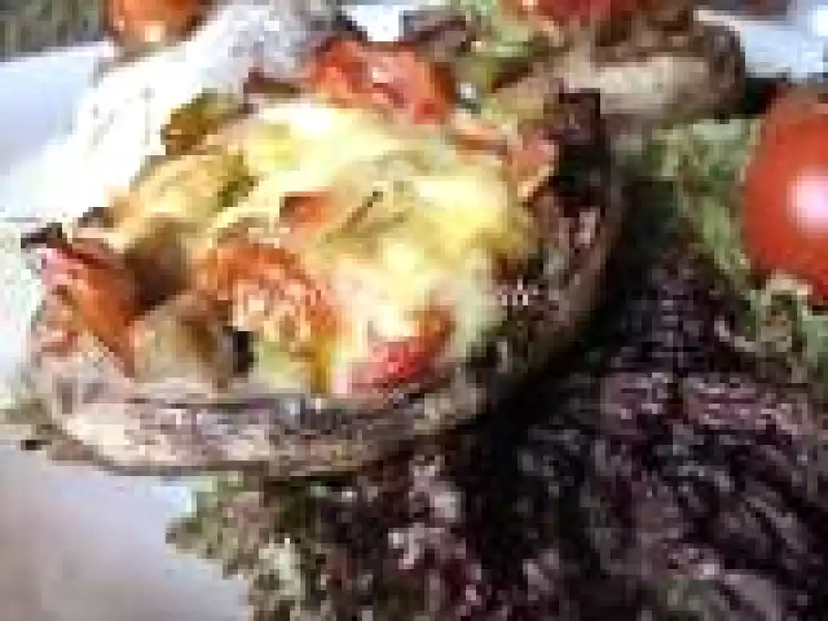 CIUPERCI UMPLUTE CU LEGUME SI CASCAVAL