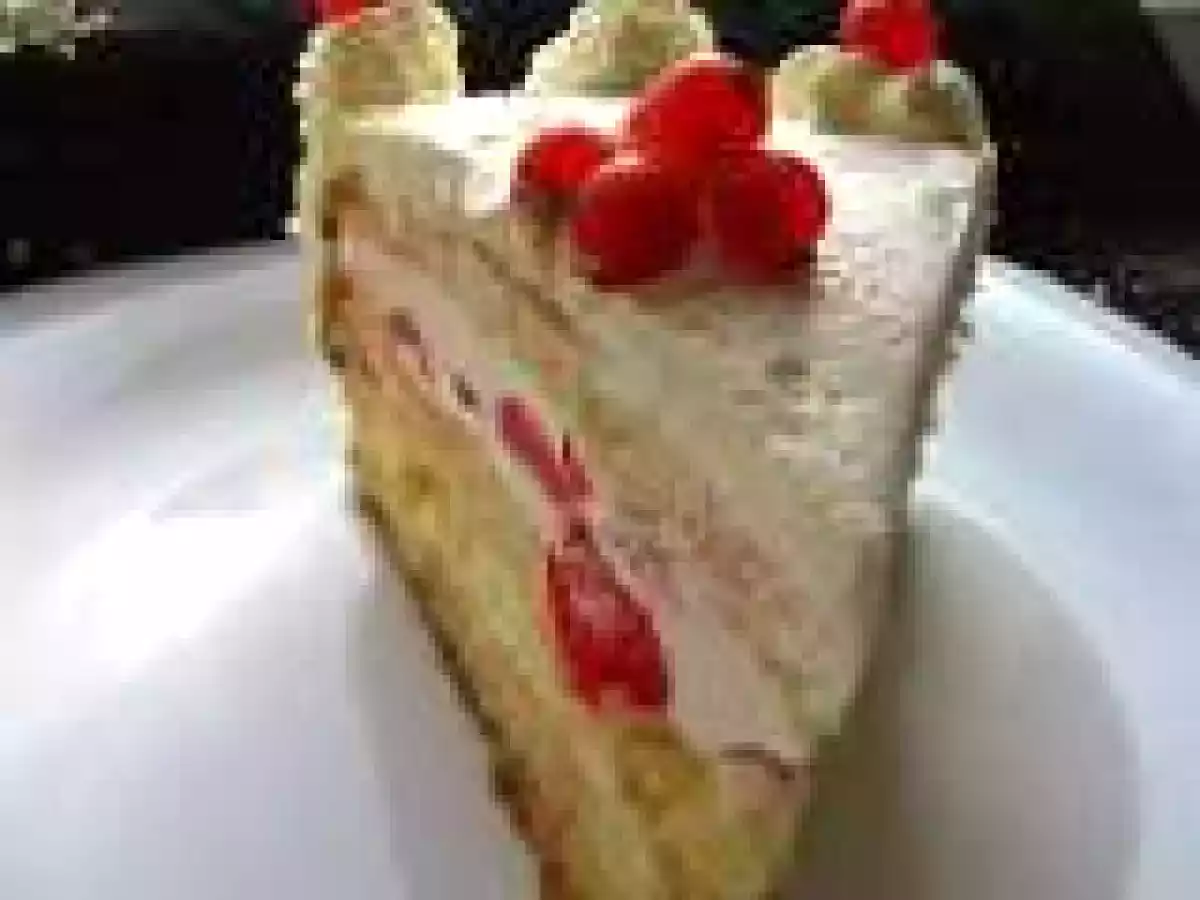 Tort cu ananas si cirese