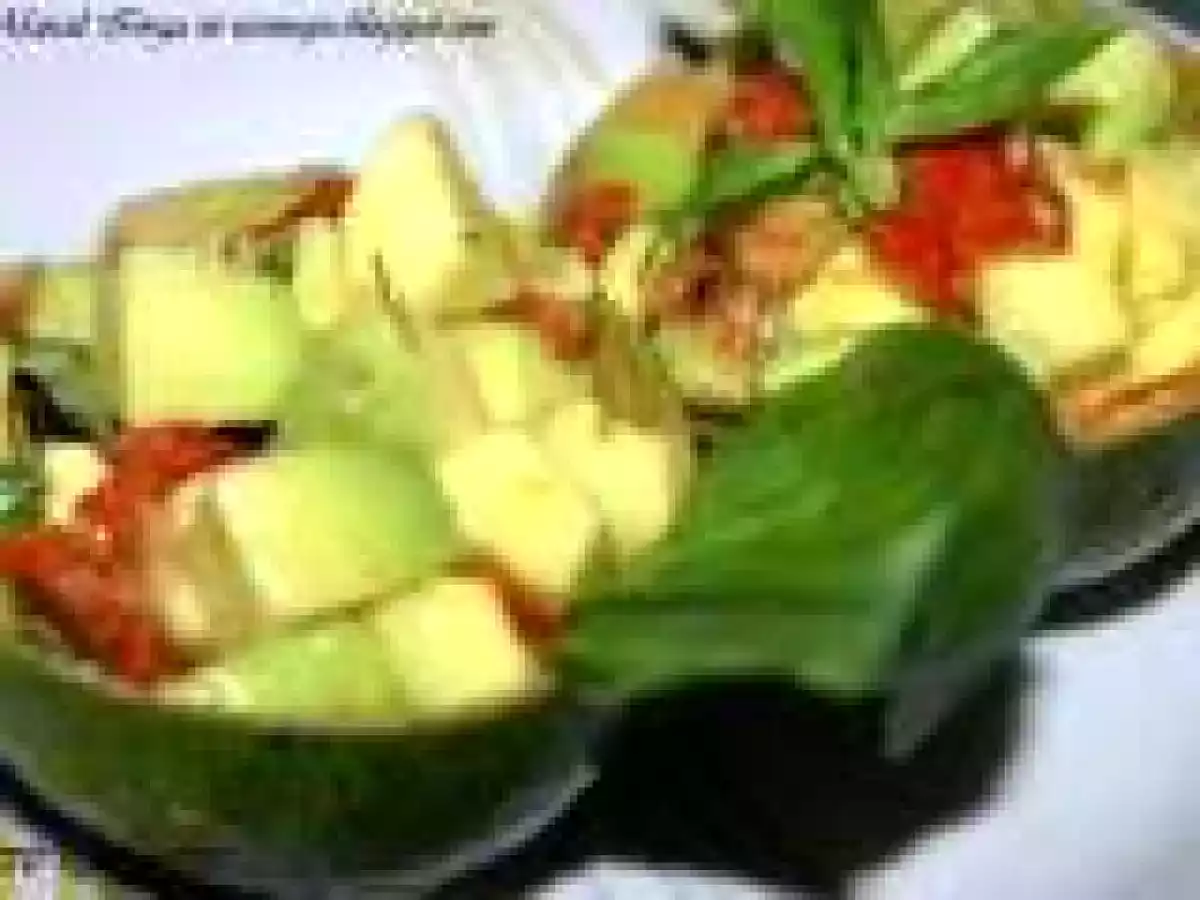 Salata de avocado cu rosii uscate