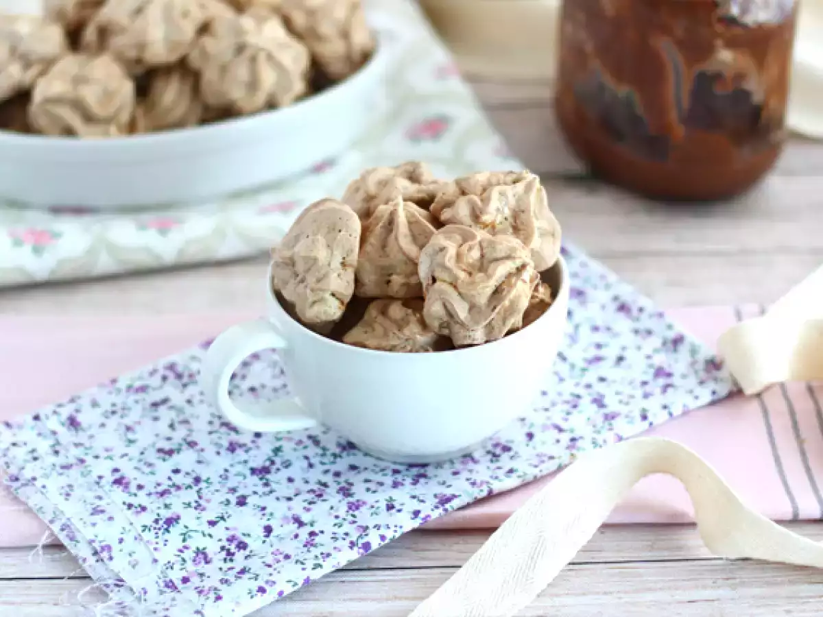 Rețetă Meringues cu nutella