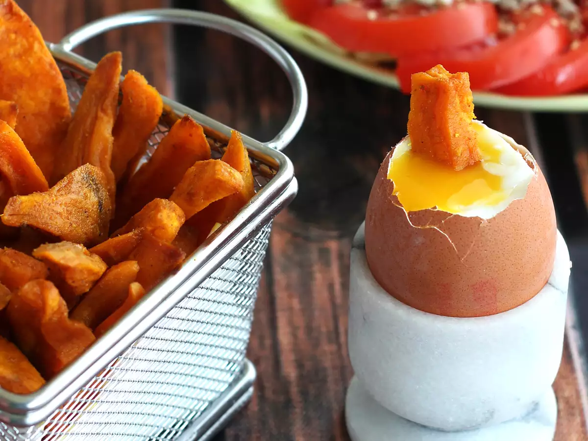 Rețetă Ou fiert moale și cartofi prăjiți!