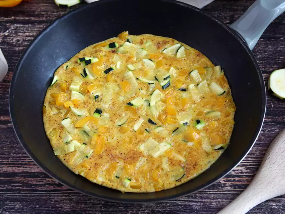 Rețetă Omletă cu ardei și dovlecel