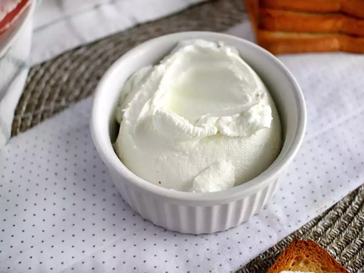 Rețetă Crema de branza de casa (tip philadelphia) cu 2 ingrediente