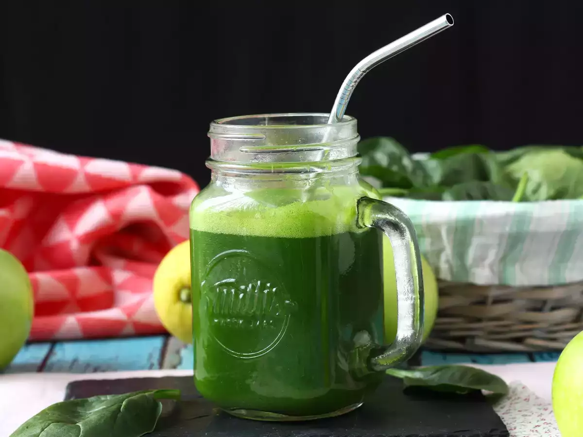 Rețetă Suc verde detox fără storcător, pentru vitamine maxime!