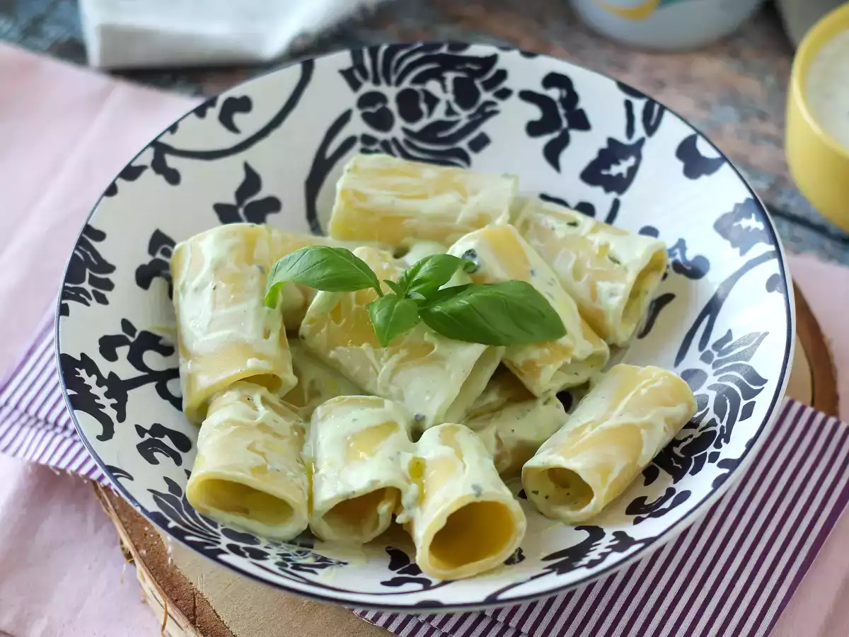 Rețetă Paste cu cremă de ricotta și busuioc