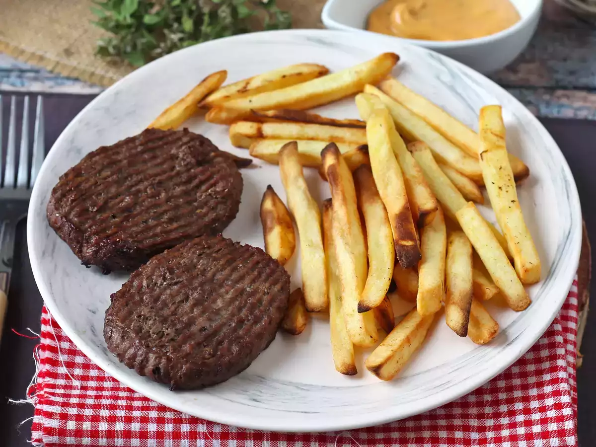 Rețetă Cum se gătește un burger în air fryer?