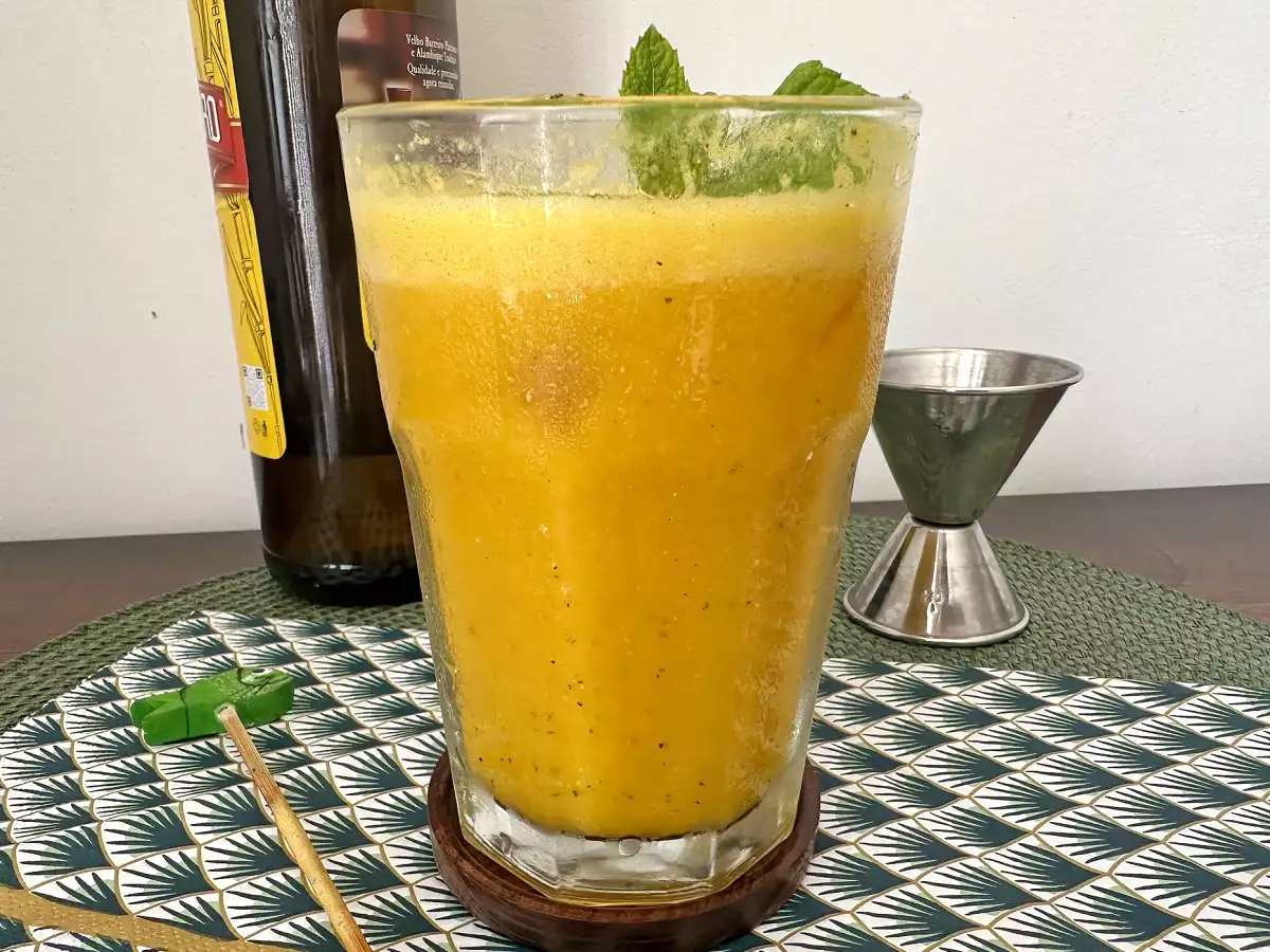 Rețetă Caipirinha de maracujá batida: versiunea mai cremoasă și mai răcoritoare a clasicului brazilian