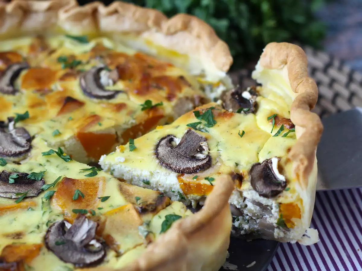 Rețetă Quiche cu ciuperci și dovleac potimarron
