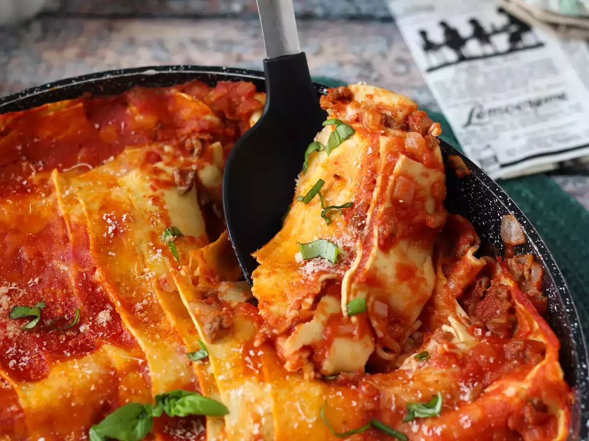 Rețetă Lasagna cu sos bolognese la tigaie