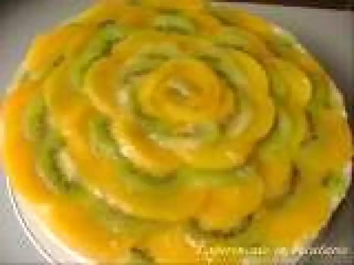 Tort cu nuci, mascarpone si fructe