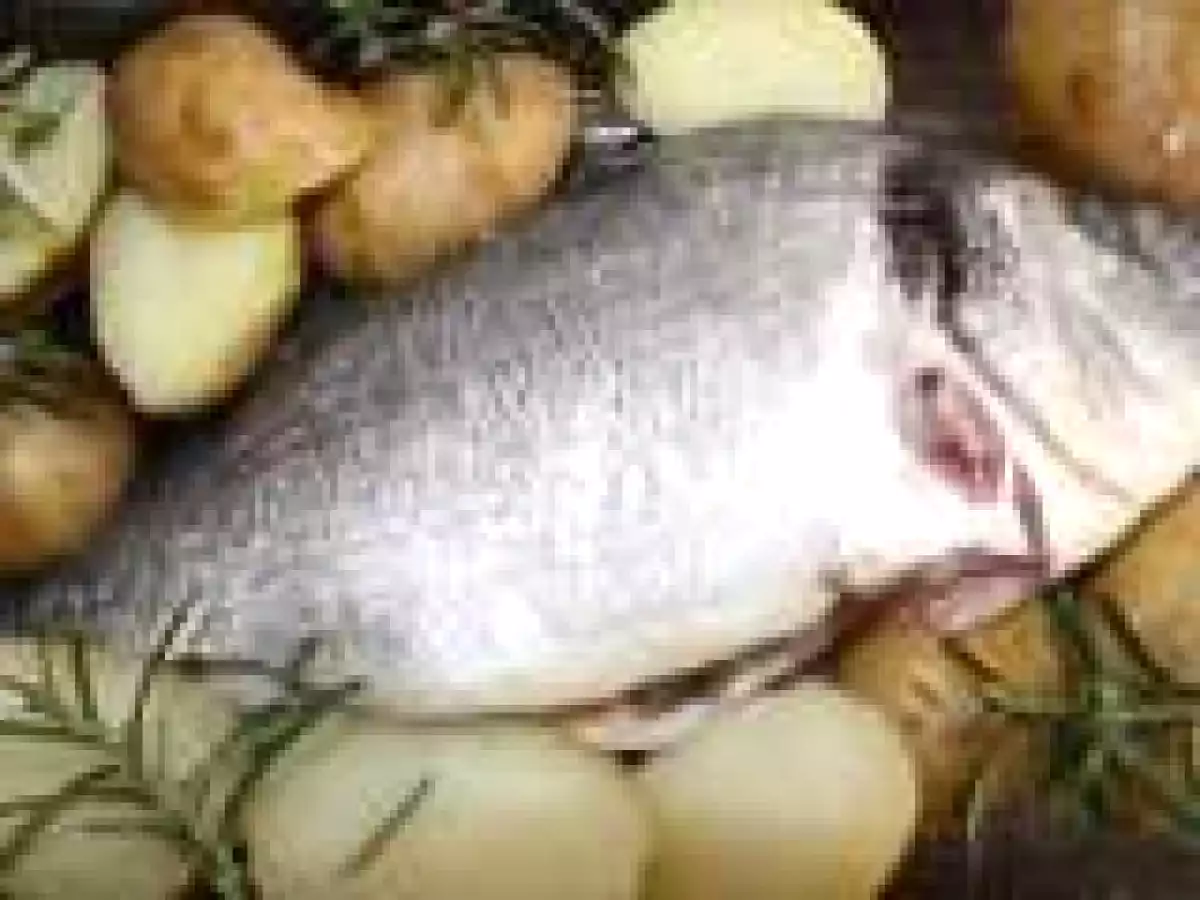 Dorada la cuptor, cu cartofi noi si rozmarin