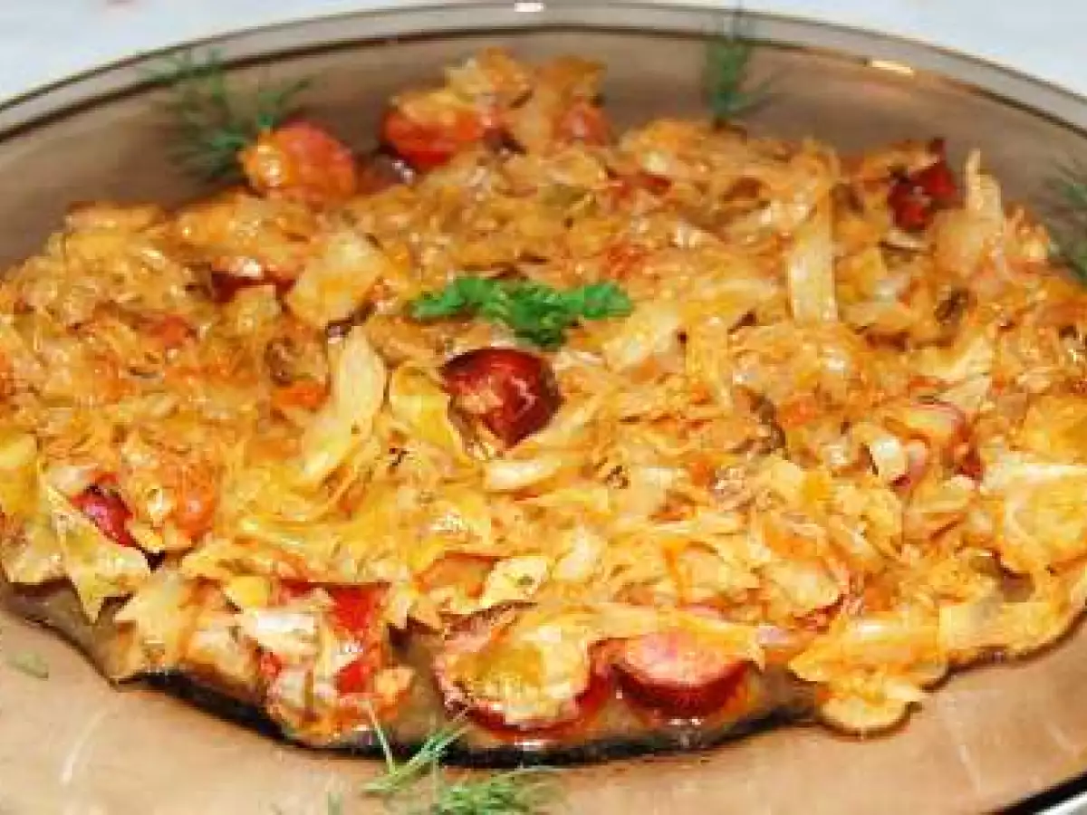 Rețetă Varză călită cu cârnați