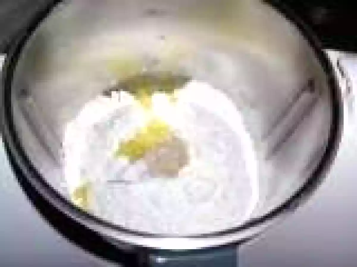 Frittelle con formaggio e mortadella(Gogosi cu branza si salam)