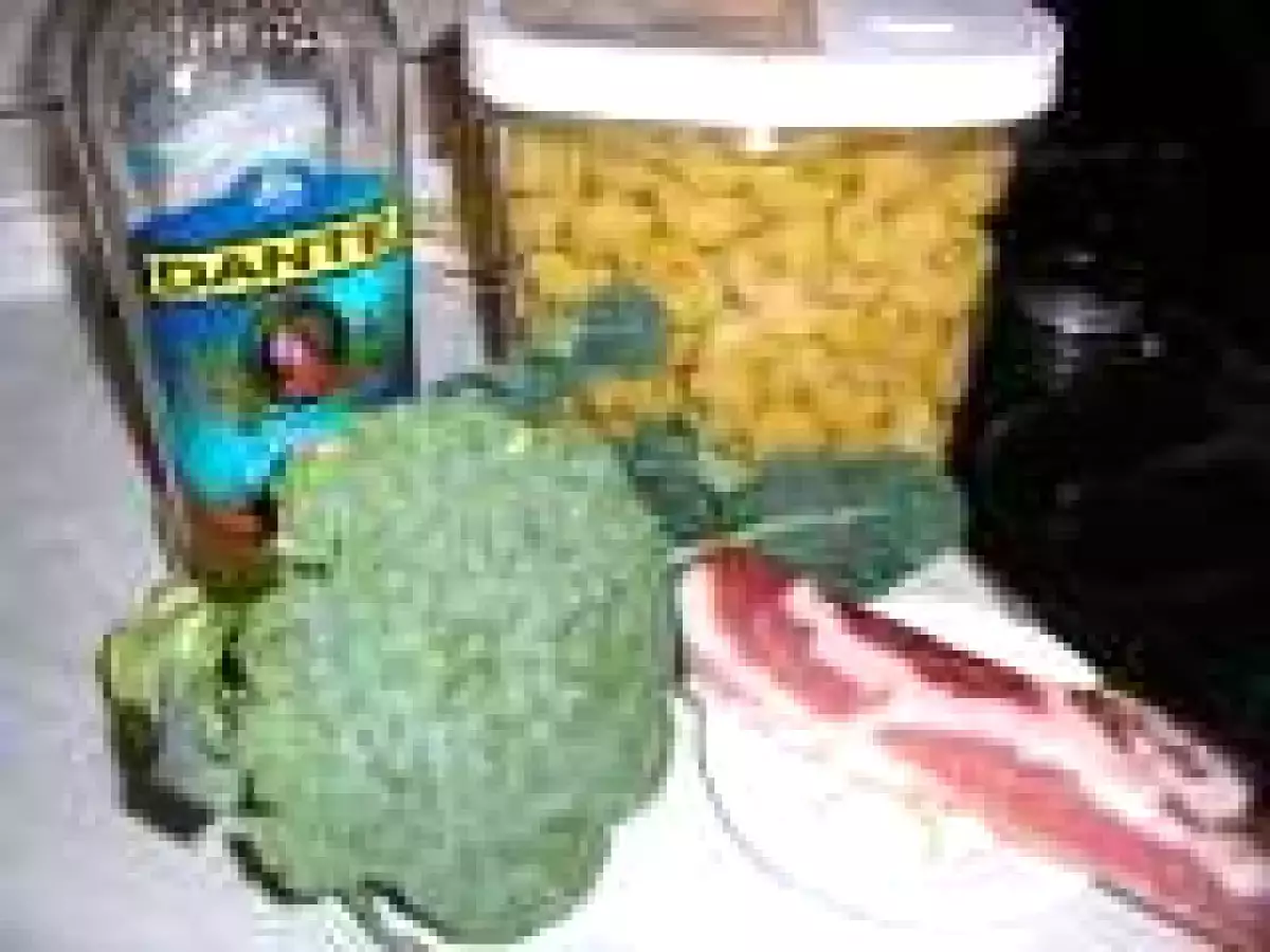 Pipe con broccoli e pancetta ( Paste cu brocoli si sunca afumata)