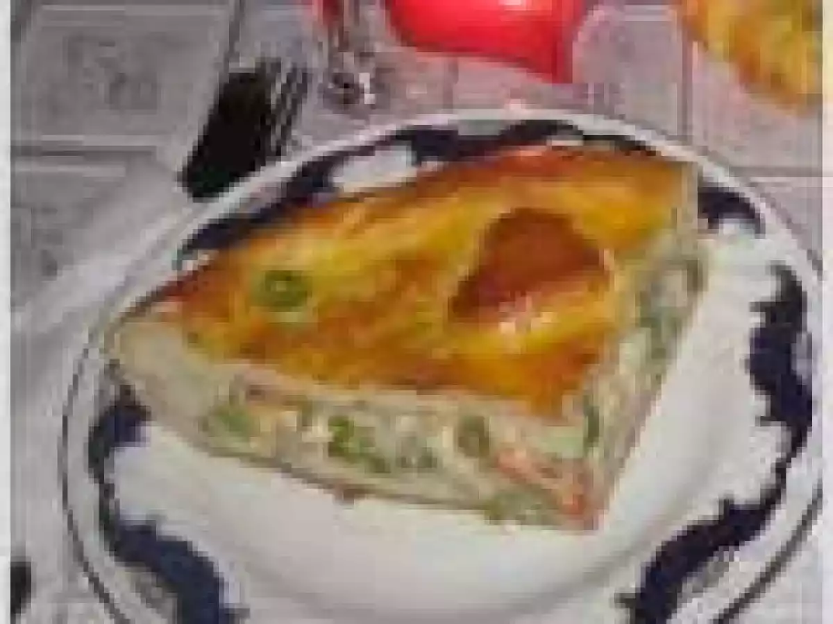 Placinta cu pui, morcovi, mazare, telina