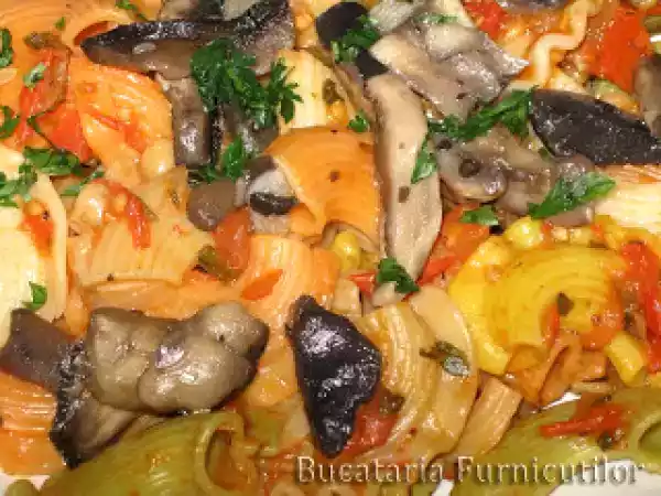 Rețetă Paste picante cu ciuperci