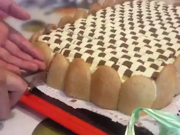 Rețetă Tort cu decoratie de cos impletit
