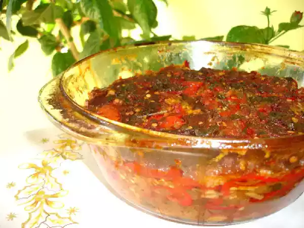 Rețetă Mancare de vinete cu ardei copti