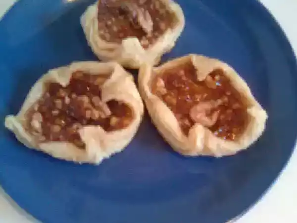 Rețetă Foietaje cu gem de caise i nuci
