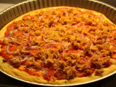 Rețetă Pizza cu ton si ceapa