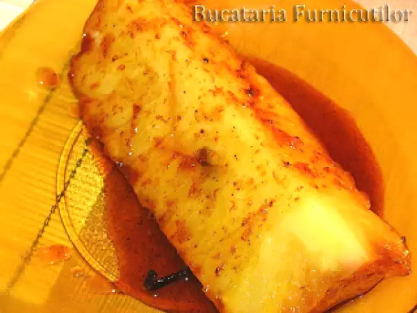Rețetă Ananas copt cu sos de caramel
