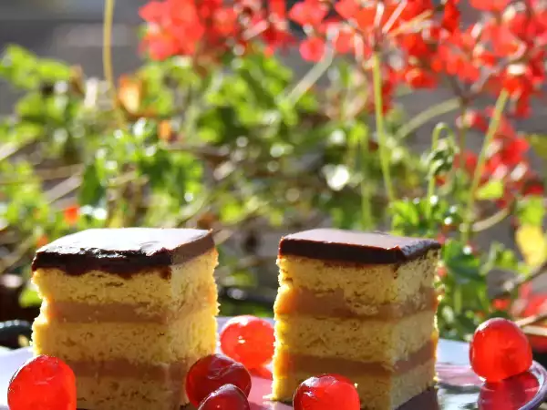 Rețetă Prăjitură cu cremă de caramel