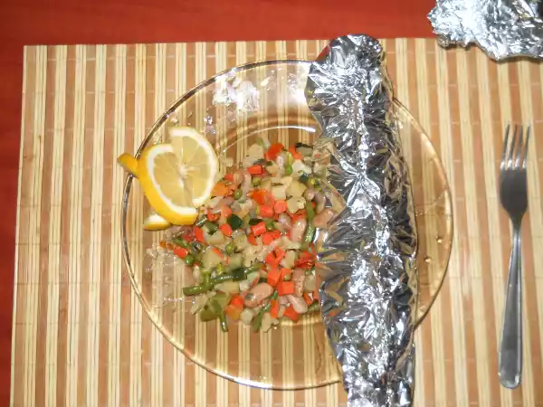 Rețetă Peste la cuptor in staniol cu legume