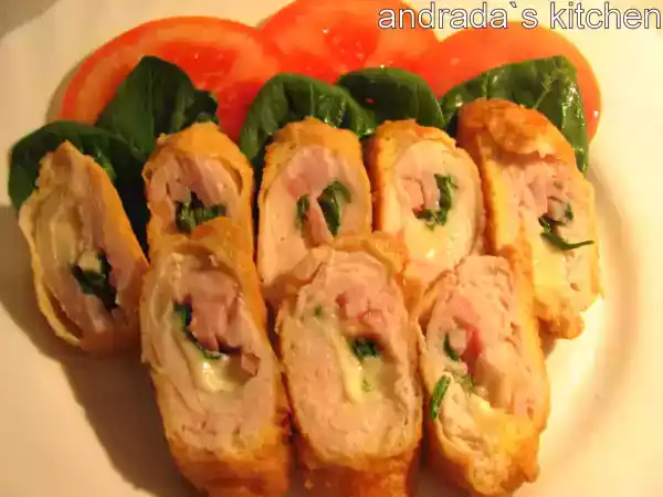 Rețetă Rulouri din piept pui cu rucola si scamorza