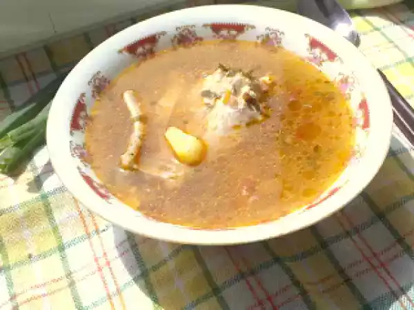 Rețetă Ciorba de curcan cu zeama de varza si leustean