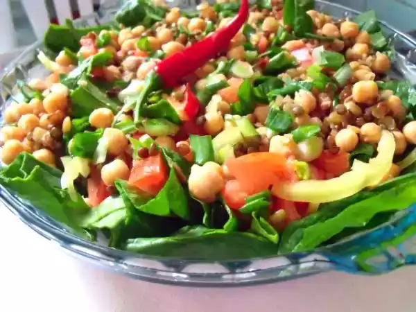 Rețetă Salata de naut, linte, spanac