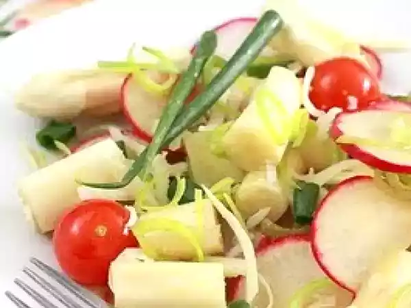 Rețetă Salata de sparanghel si ridichi