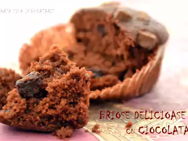 Rețetă Briose delicioase cu ciocolata