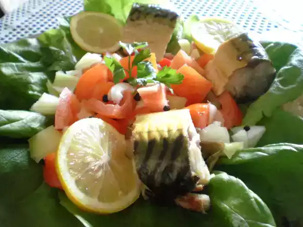 Rețetă Salata de macrou afumat