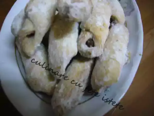 Rețetă Cornulete fragede cu nuca(rahat)