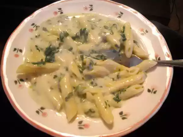 Rețetă Penne quattro formaggi cu spanac