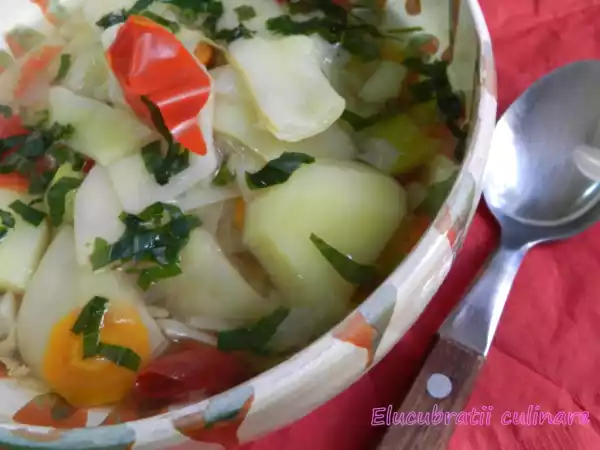 Rețetă Ciorbă de păstăi cu cartofi