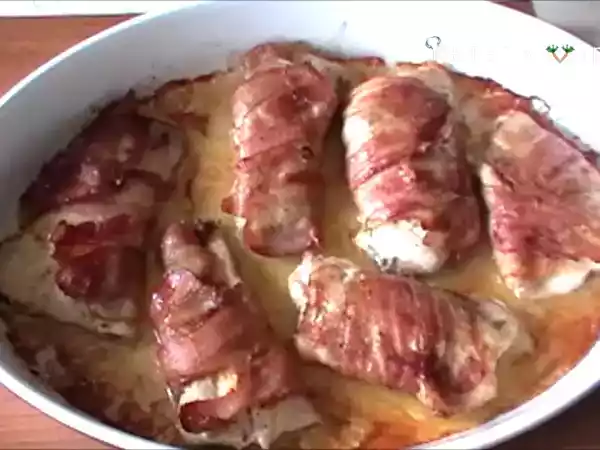 Rețetă Peste alb la cuptor in felii de costita afumata (reteta video)