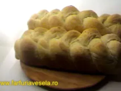 Rețetă Pâine de casă pentru o zi voioasă (reteta video)