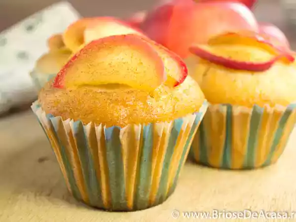 Rețetă Briose de post cu mere