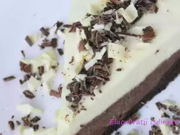Rețetă Tort triplu cu mousse de ciocolată