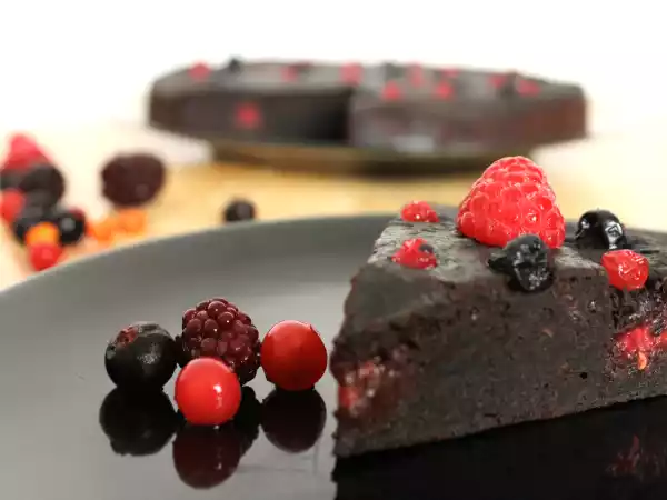 Rețetă Negresa vegana cu fructe de padure