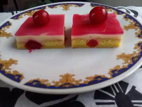 Rețetă Prăjitură cu vișine, vanilie și jeleu :)