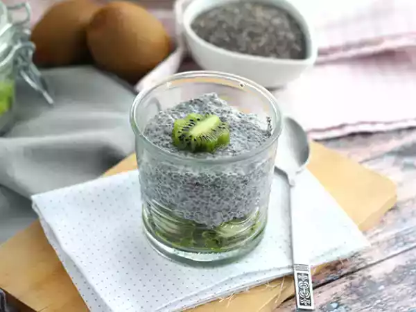 Rețetă Budinca de chia si kiwi