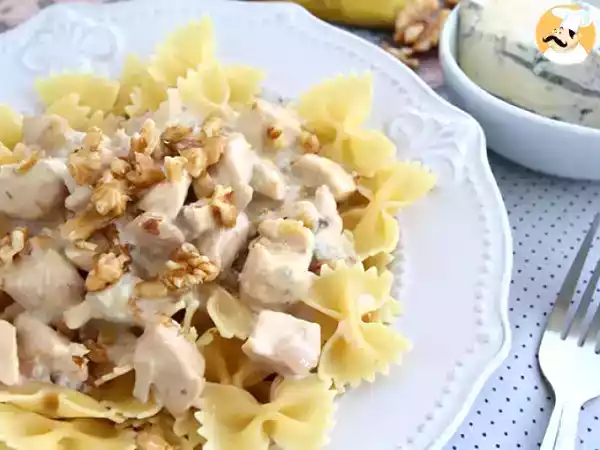 Rețetă Paste cu pui si gorgonzola