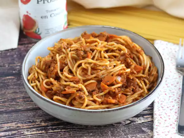 Rețetă Sos bolognez vegetarian pentru spaghete