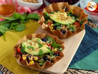 Rețetă Cum se fac bolurile cu tortilla? o salată usoara fara vas de servire!