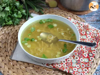 Rețetă Supă asiatică de pui super aromată și reconfortantă