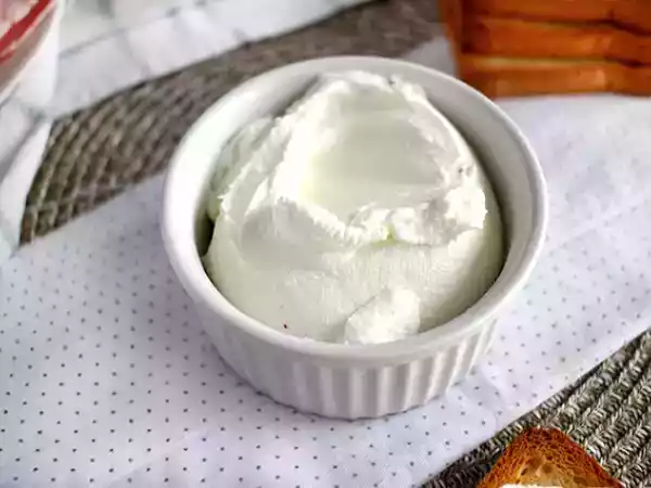 Rețetă Crema de branza de casa (tip philadelphia) cu 2 ingrediente