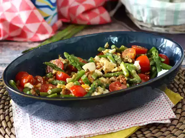 Rețetă Salată cu sparanghel super gustoasă