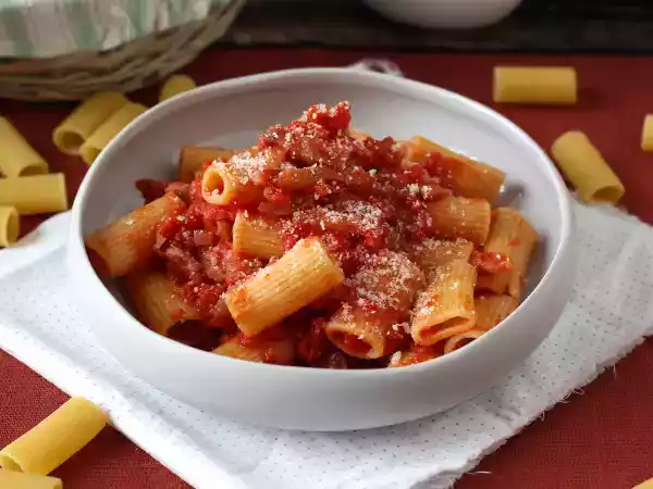 Rețetă Paste amatriciana, rețeta tradițională pas cu pas